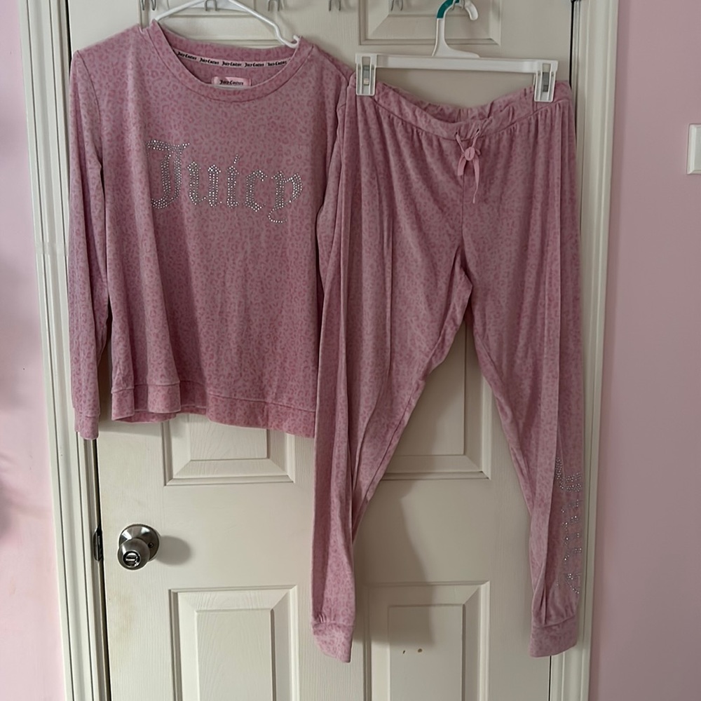 Juicy couture pink pajamas